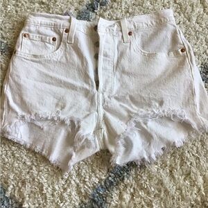 levis ribcage white shorts W28